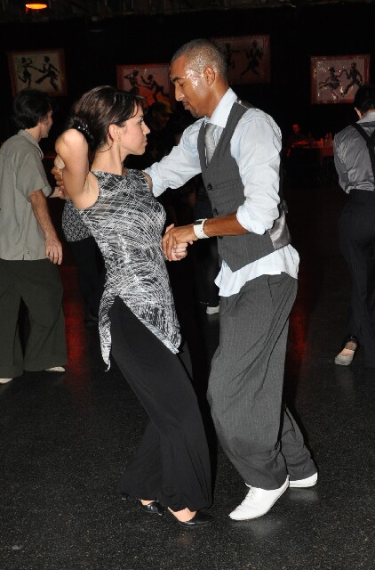 min 2008 11 08 fous swing 480